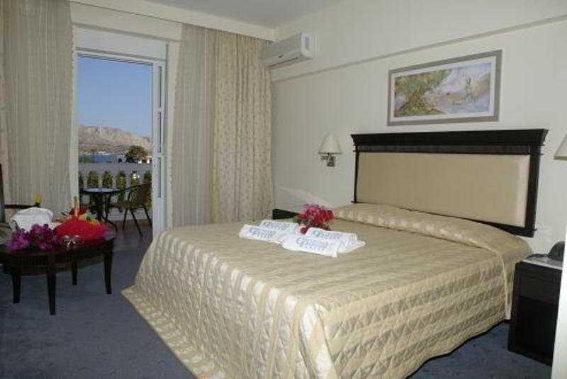Crithoni's Paradise Hotel 4*